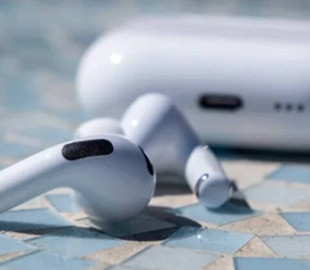 Чому AirPods з камерами викликали суперечки про приватність
