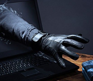 Інтернет-шахраї ошукали трьох українців на 14 тисяч гривень