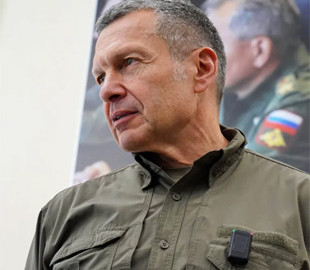 У Росії чоловіка оштрафували за критику пропагандистської програми Соловйова