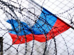 Репресивна машина Путіна переключилася на прихильників війни – The Guardian