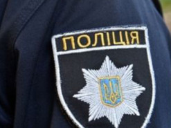 У Харкові кримінальна пара місяць жила за рахунок "знайденої" банківської картки