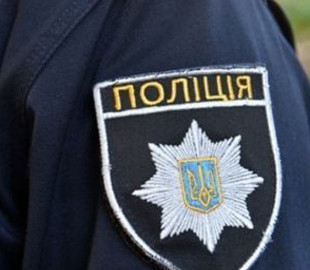 У Харкові кримінальна пара місяць жила за рахунок "знайденої" банківської картки