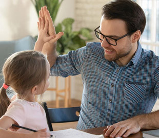 Поради батькам: як мотивувати дитину робити домашку