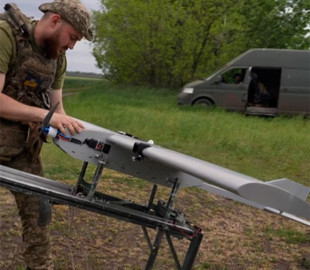 FPV-дрон з крилами за $1000: як у СБС працюють з літаками-камікадзе «Дартс»