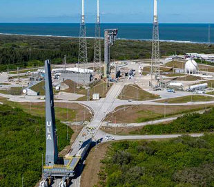 Компанія Джеффа Безоса досі затримує постачання ракетних двигунів