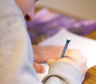 Президент ответил на петицию о запрете очного обучения с 1 сентября