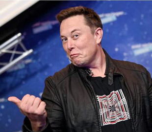 Маск заявив, що буде впроваджувати в Європі роботів і безпілотні таксі