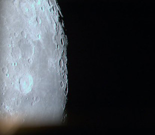 Як голівка голландського сиру. Японський космічний апарат надіслав чудовий знімок Місяця