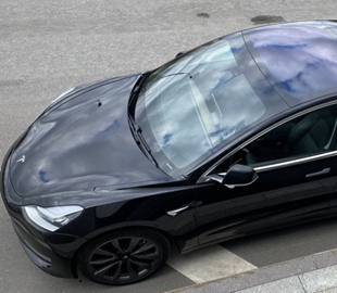 Старі електромобілі Tesla продають в США дорожче нових