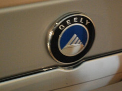 Geely готова надати конкурентам власну платформу для електромобілів