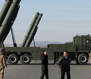 Північна Корея заявила про випробування великокаліберної реактивної системи залпового вогню