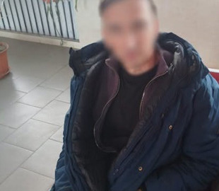 У Житомирській області “мандрівник” з Херсонщини поцупив з вітрини магазину два телефони