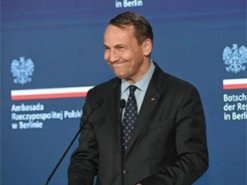 Глава МЗС Польщі потролив Маска, який публічно свариться з Трампом