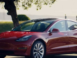 Команда Илона Маска сравнила стоимость владения Tesla Model 3 с Toyota Camry