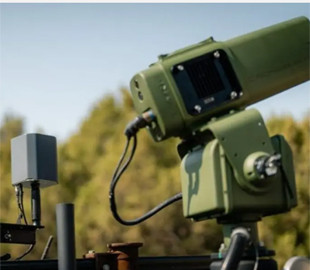 Американські розробники представили новітню антидронову систему Dronebuster Vehicle Kits