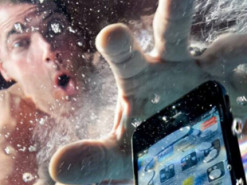 Як врятувати смартфон після води: сучасні поради