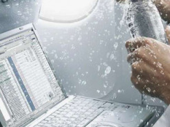 Намочили клавіатуру ноутбука: експерти розповіли, що треба зробити у перші секунди