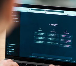 Користувачі скаржаться на зайві запитання від ChatGPT — що сталося