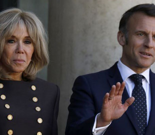 Бріжит Макрон зареєстрували на сайті податкової Франції під чоловічим ім’ям