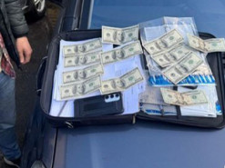 В Україні судитимуть високопосадовця, який торгував інформацією з закритих баз даних