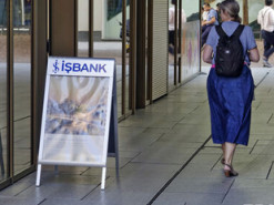 Два великі турецькі банки припинили обслуговувати російські картки "Мир"