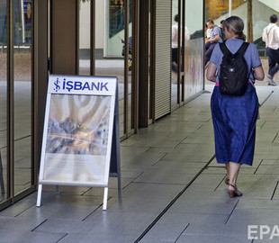 Два великі турецькі банки припинили обслуговувати російські картки "Мир"