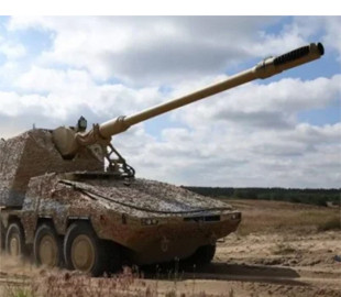 Німецька оборонна компанія показала переваги колісної гаубиці RCH в протитанковому бою