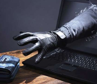 Інтернет-аферисти ошукали трьох жінок на понад 340 тисяч гривень