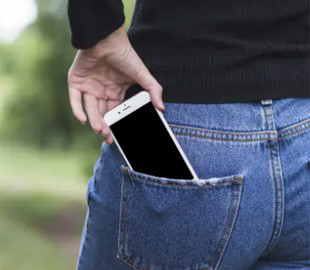 Ось чому глючить ваш смартфон: місця, в які заборонено класти пристрій