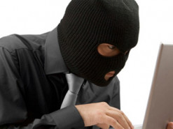 Мужчина перечислил мошенникам 8 тысяч гривен за виртуальную игровую приставку