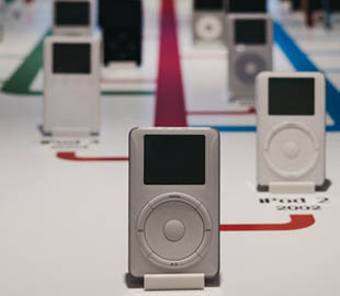 Американец создал приложение, превращающее айфон в iPod