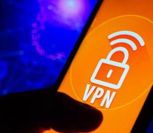 Як VPN допомагає захистити дані під час підключення до Wi-Fi у громадському місці