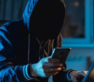 Оперативники затримали осіб, які ошукали українців на 200 тисяч гривень