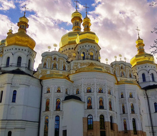Киево-Печерская лавра проведет онлайн-трансляцию воскресной службы