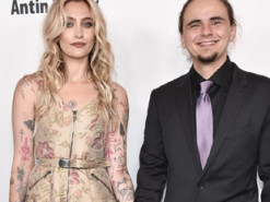 Трималися за руки: діти Майкла Джексона вперше за тривалий час з'явилися на публіці