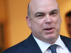 Охоронець загиблого мільйонера Майка Лінча дав йому останню клятву