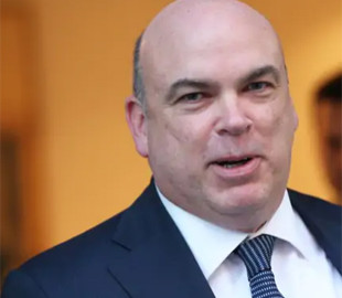 Охоронець загиблого мільйонера Майка Лінча дав йому останню клятву