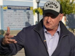 Сенатор Келлі заявив, що позбудеться своєї Tesla через Маска