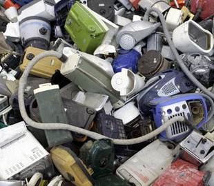 Что происходит со старыми электроприборами и чем они опасны?