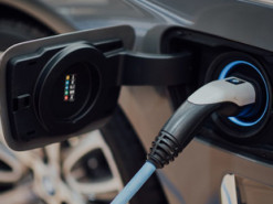 У Британії відкриється перша автозаправка виключно для електрокарів