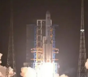 Китай запускає секретний супутник до геостаціонарного поясу