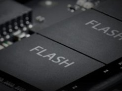 Флэш-память продолжит дешеветь