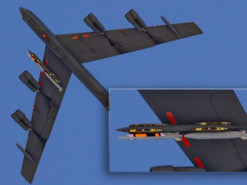 У США помітили бомбардувальник B-52 з новою ядерною крилатою ракетою