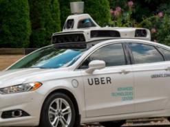 Глава Uber обещает самоуправляемые такси в середине 2019 года