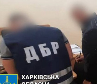 Суд отправил за решетку предателя из полиции, который снабжал информацией ФСБ