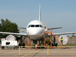 Госспецсвязь отказалась устанавливать дорогой интернет в самолете президента