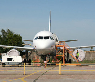 Госспецсвязь отказалась устанавливать дорогой интернет в самолете президента