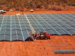 Новий матеріал підвищує ефективність перовскітових сонячних батарей