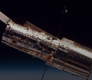 «Хаббл» показав галактику з оманливою зовнішністю