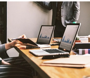 Нові пріоритети. Молоді засновники ШІ-стартапів кидають навчання і живуть за рахунок інвесторів — WSJ